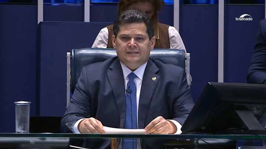 Alcolumbre assume comando do Senado e defende posicionamento 'corajoso' frente ao governo: 'Nem sempre agradaremos a todos'