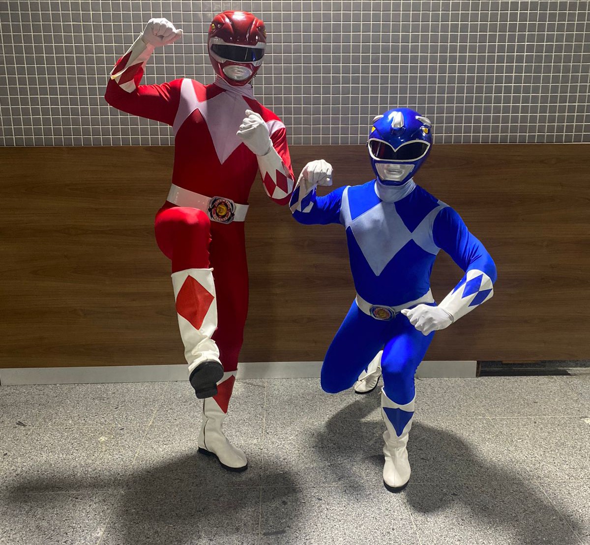 'Vimos o rapaz caído e fomos ajudar', diz 'Power Ranger' que viralizou ...