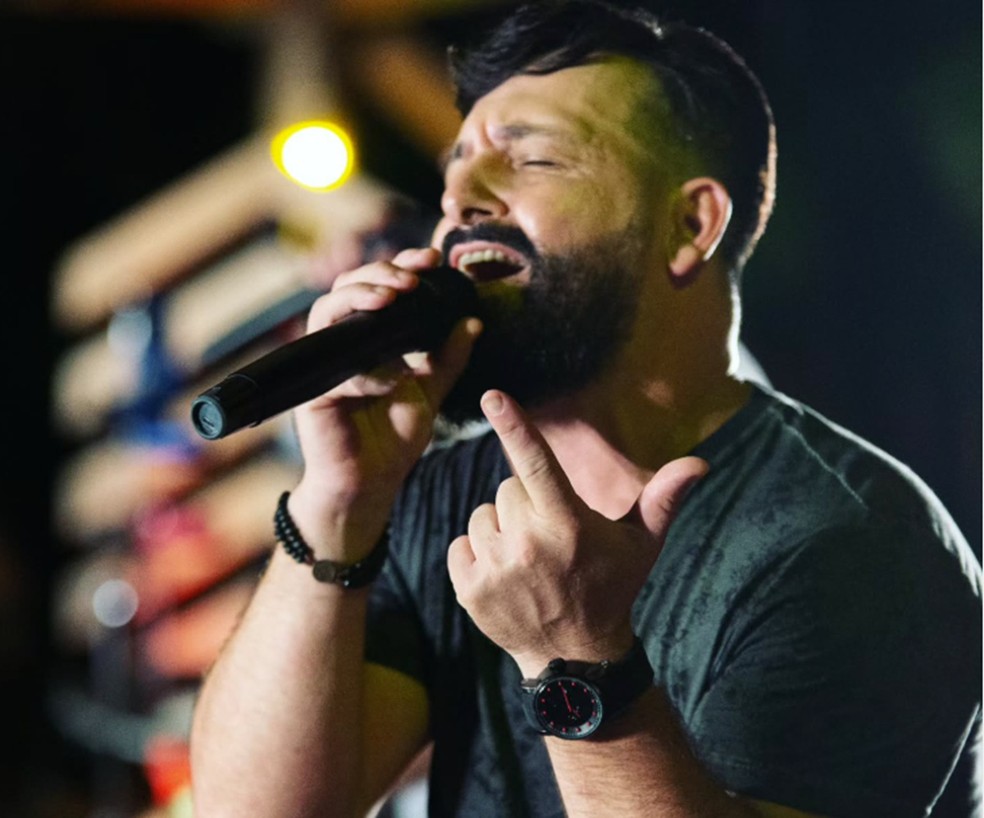 Deyvid Luiz Leite, conhecido pelo nome artístico de Davi, fazia parte da dupla Davi & Daniel — Foto: Redes sociais/ Reprodução