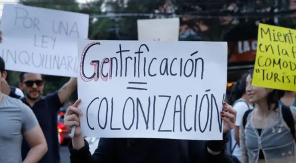 O forte crescimento econômico do México tem seu lado negativo: muitas pessoas se queixam da gentrificação, que faz disparar os preços de moradia e desloca as famílias dos seus bairros de origem. — Foto: Getty Images via BBC