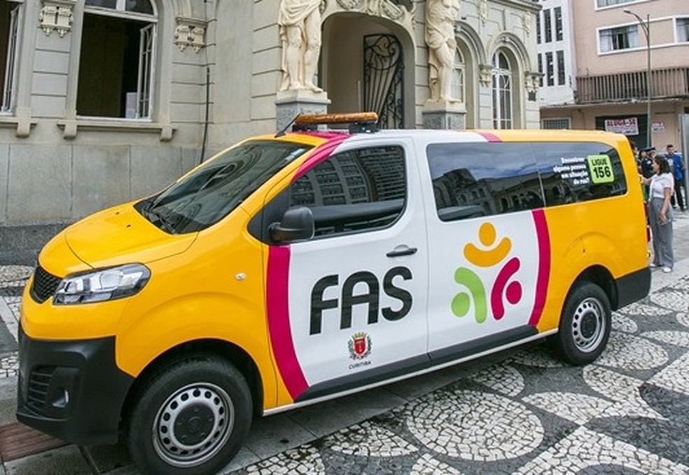 No caso de pessoas sem família, a Fundação de Ação Social (FAS) assina a admissão e alta do paciente — Foto: Pedro Ribas/SMCS