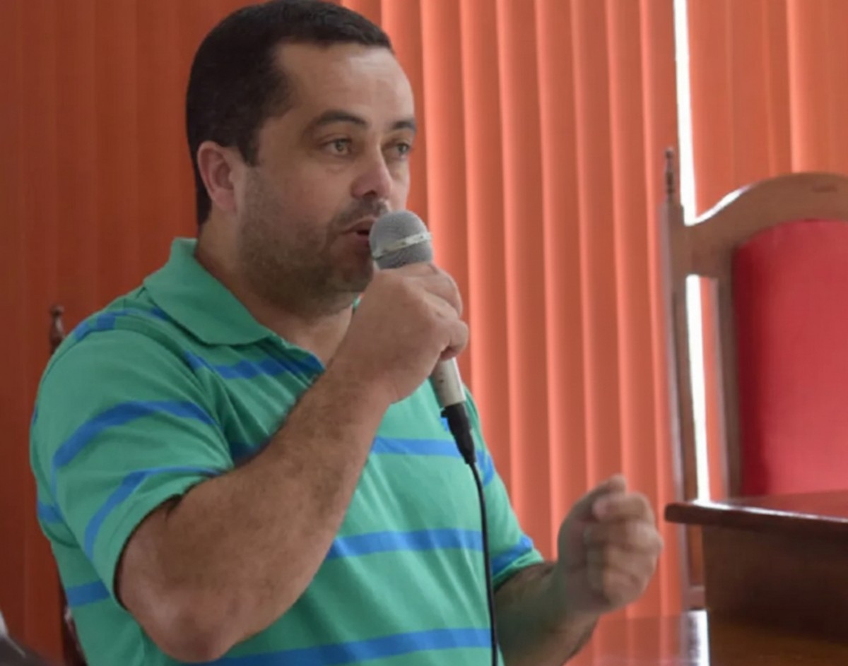 Ex-prefeito está foragido após denúncia do MP por chefiar jogos de azar, prostituição e obstruir investigações do Gaeco em MG