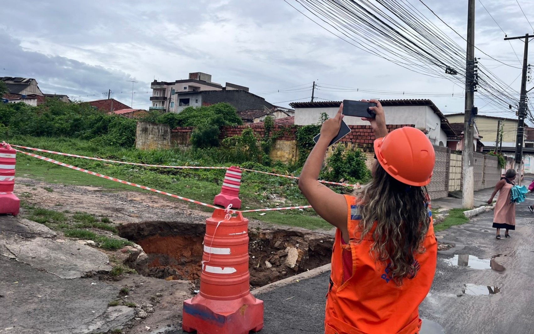 Defesas Civis de cidades da Bahia divulgam contatos após alagamentos causados pelas chuvas