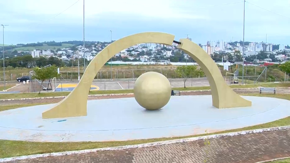 História de gaúcho que diz ter sido levado a outro planeta vira atração turística em Sarandi — Foto: Reprodução/RBS TV