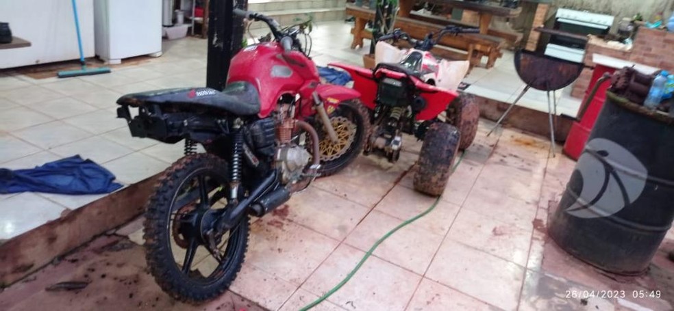 Segundo a polícia, a maior parte dos roubos dos veículos ocorreram em shoppings, hospitais e supermercados,  — Foto: Polícia Civil 