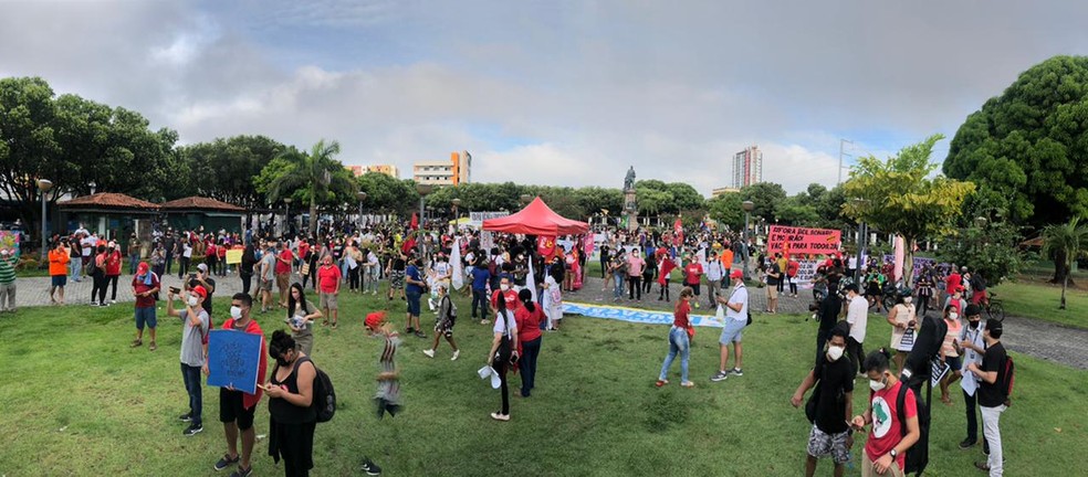 Atualmente, a praça é palco de manifestações e feiras culturais, mas sofre com a falta de segurança e a depredação do espaço público.  — Foto: Matheus Castro/G1 AM