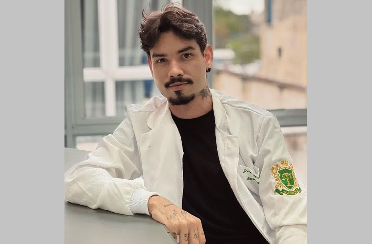 Mãe de jovem encontrado morto em Rio das Ostras presta depoimento e pede que responsável se entregue 