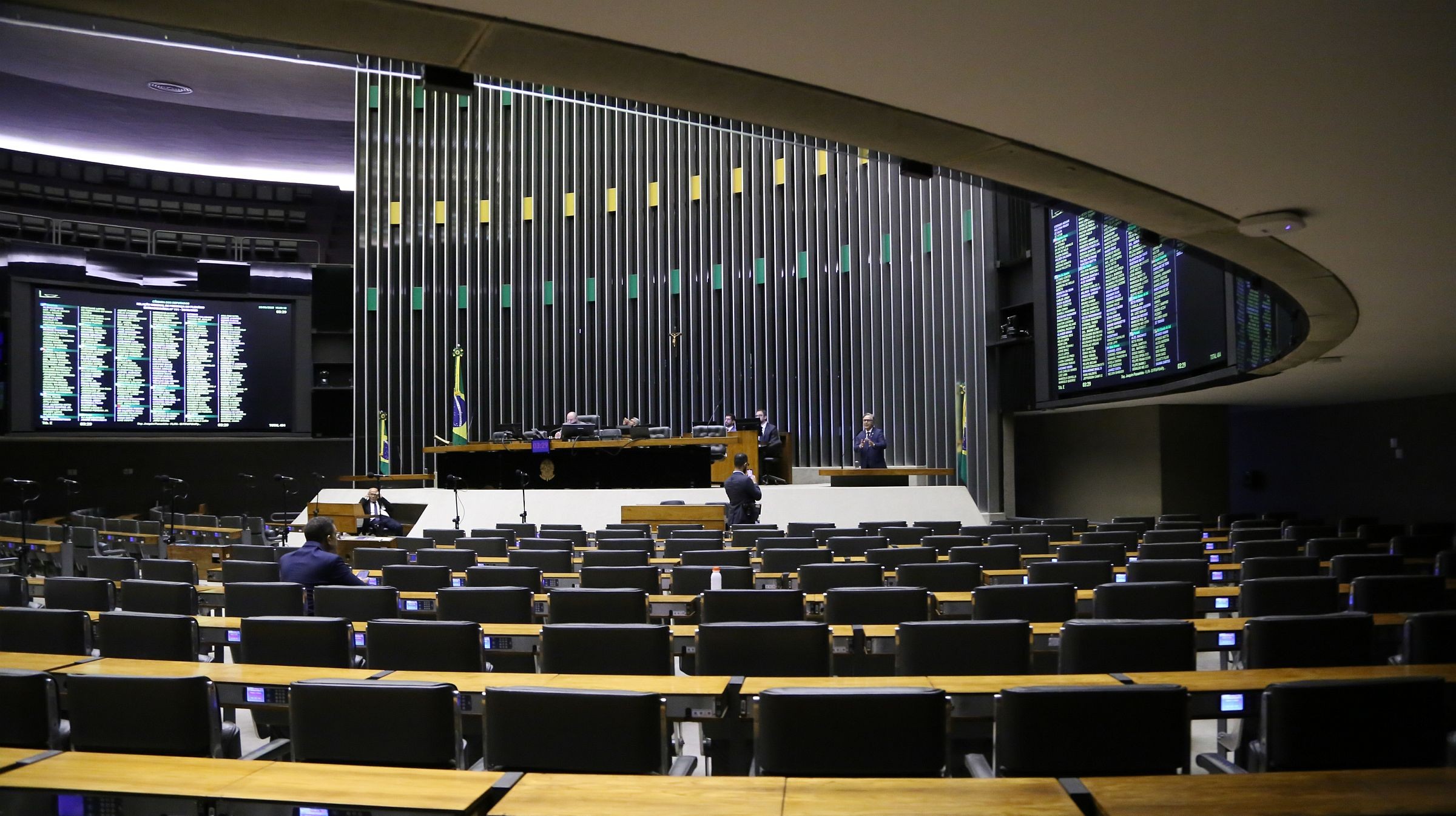 Deputados veteranos do Ceará ficam de fora da Assembleia e da Câmara; veja nomes