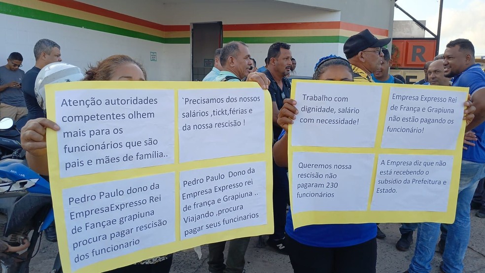Protesto é motivado pelo atraso de salários e outros benefícios. — Foto: Foto: Juvêncio Martins/TV Mirante