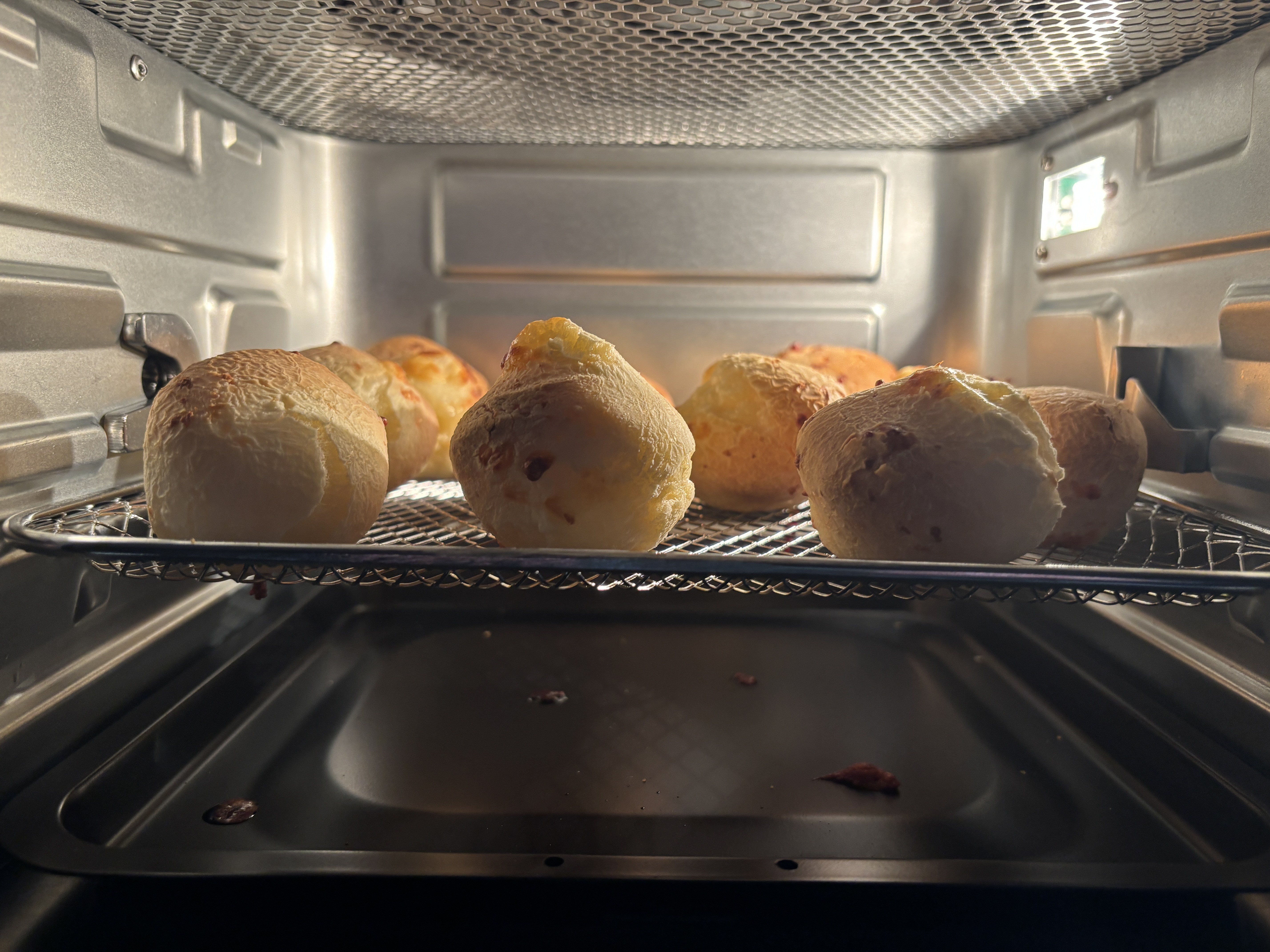 Airfryer frita mesmo sem óleo? Como limpa? Tire essas e outras dúvidas sobre o eletrodoméstico