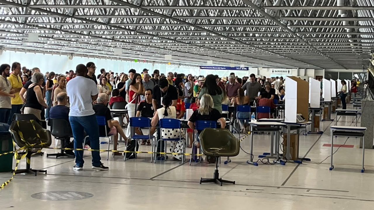 Votação na PB tem 17 urnas substituídas e presos por distribuição de 'santinhos' e violação do sigilo do voto
