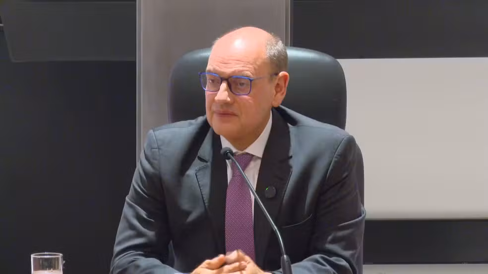 Desembargador Ricardo Couto durante coletiva nesta quarta-feira (25). — Foto: Reprodução TV Globo