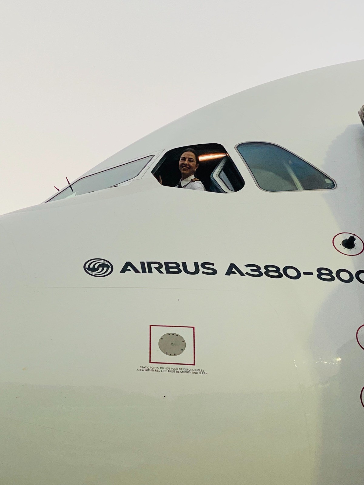 'A gente cai, mas levanta. Não pode nunca desistir', diz primeira comandante brasileira do maior avião comercial do mundo