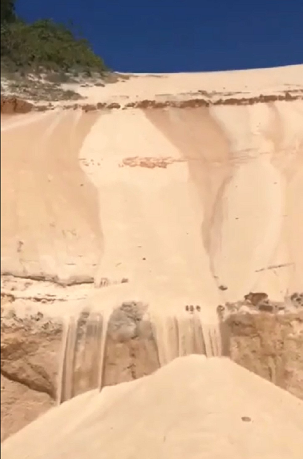 Areia cai do Morro do Careca, em Natal — Foto: Reprodução