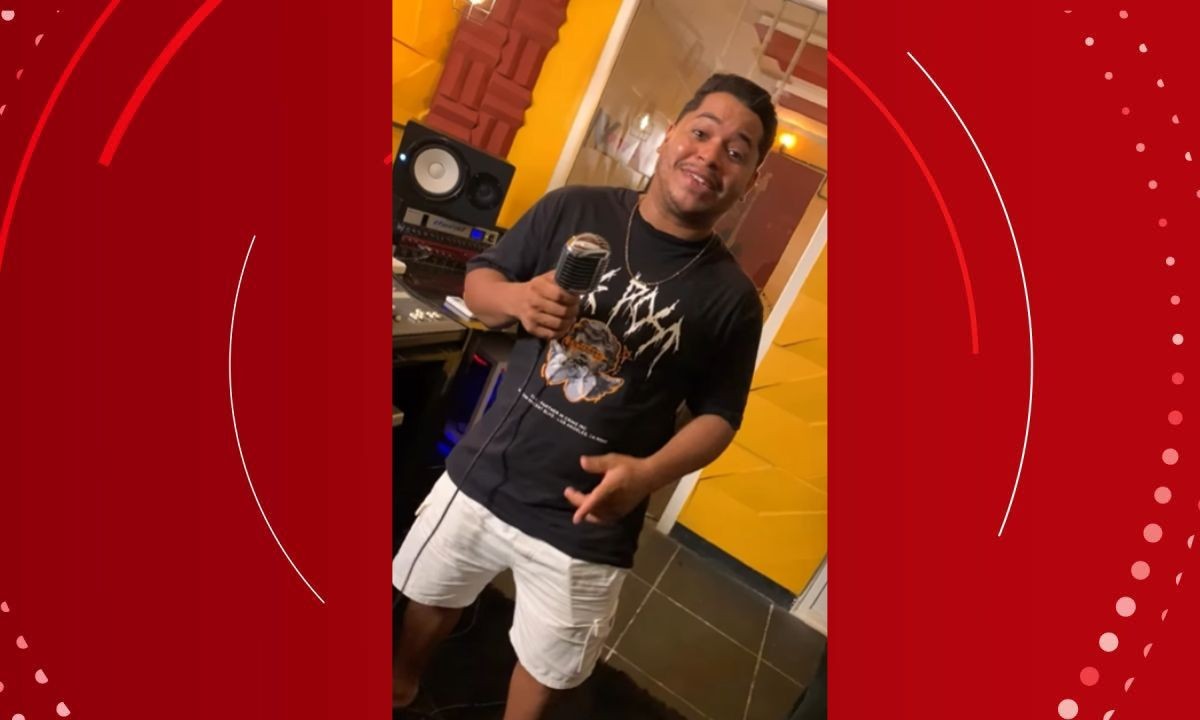 Cantor morre após colidir moto com poste em cidade do norte da Bahia