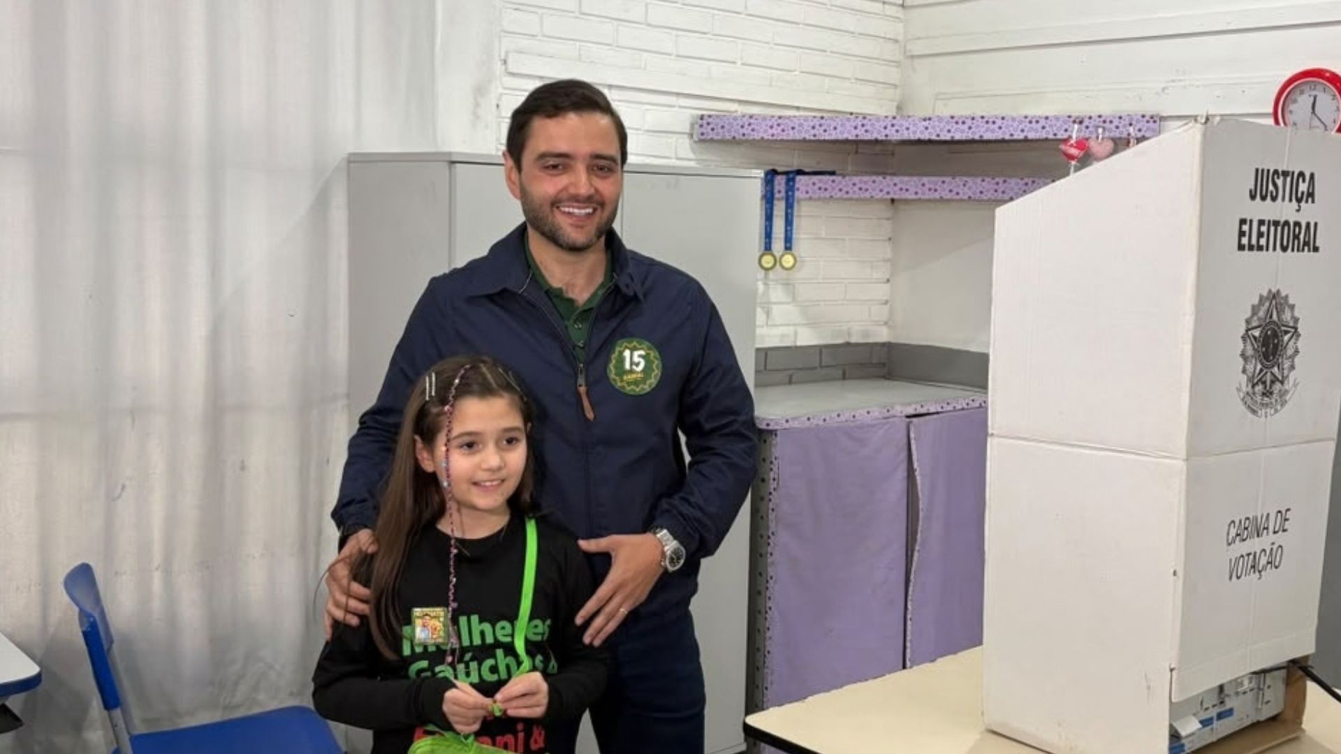 Gabriel Souza (MDB) vota em Tramandaí 