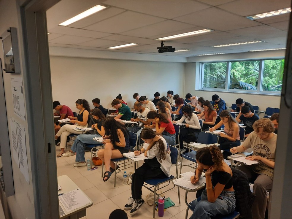Candidatos da Fuvest fazem a prova da primeira fase do vestibular da USP — Foto: Gian Dias/TV Globo