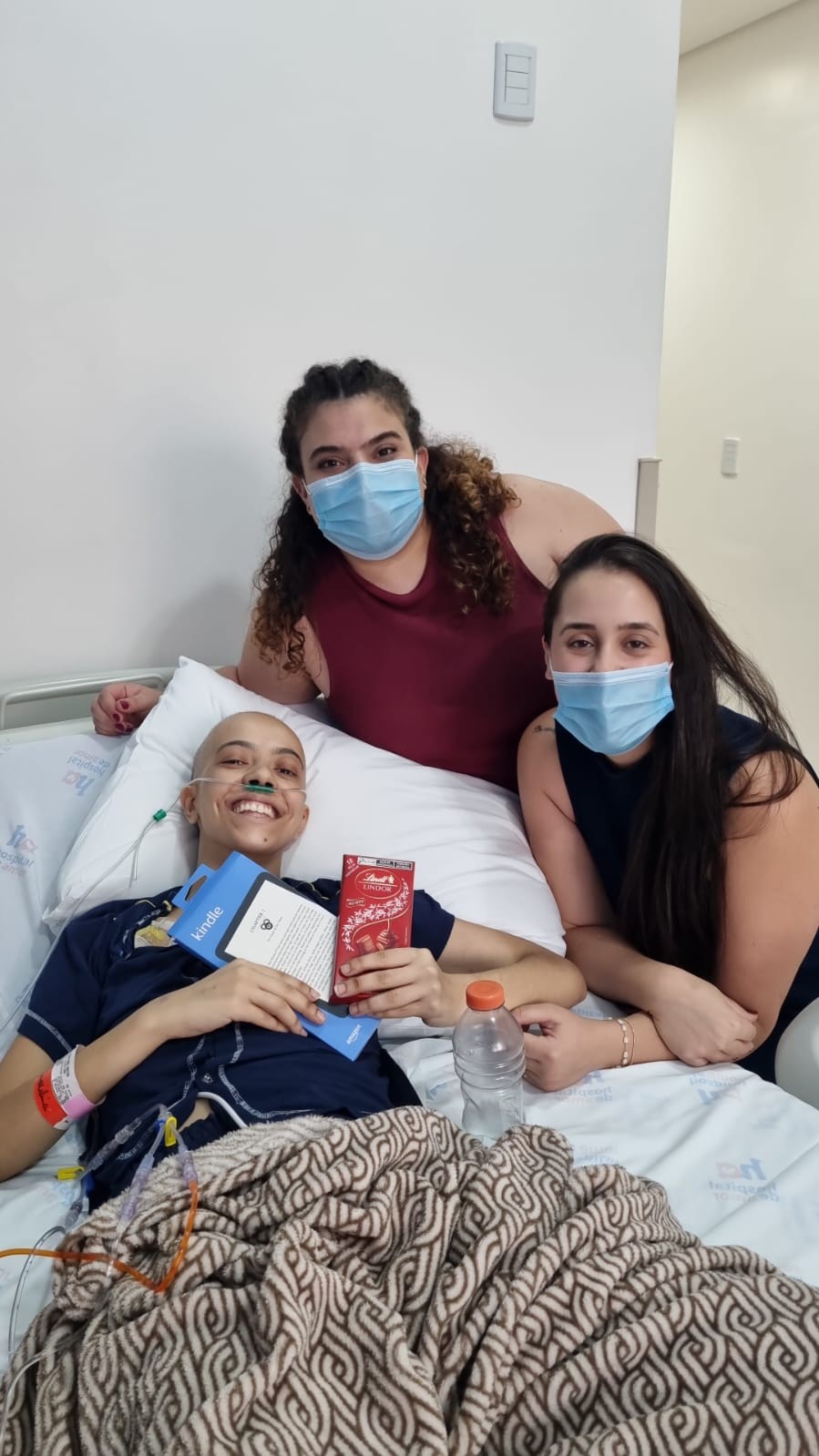 Fã de Bruno Mars, jovem com câncer morre antes de show e amigas fazem campanha por homenagem do cantor