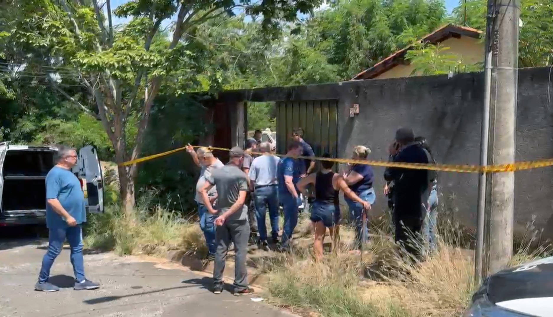 Homem morre após pular muro de casa e ser atacado por dois cães em Piracicaba