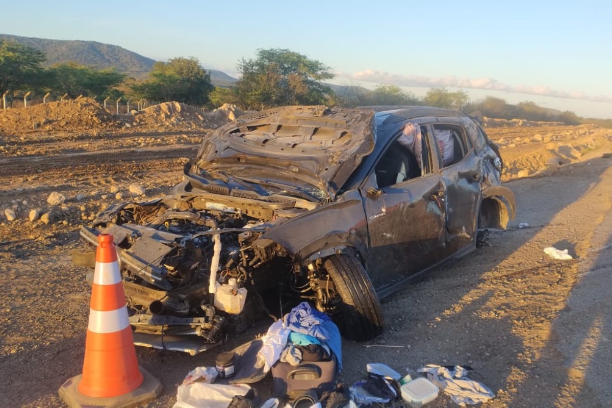 Motorista capota carro após dirigir de forma perigosa e é detido com maconha em São Caetano