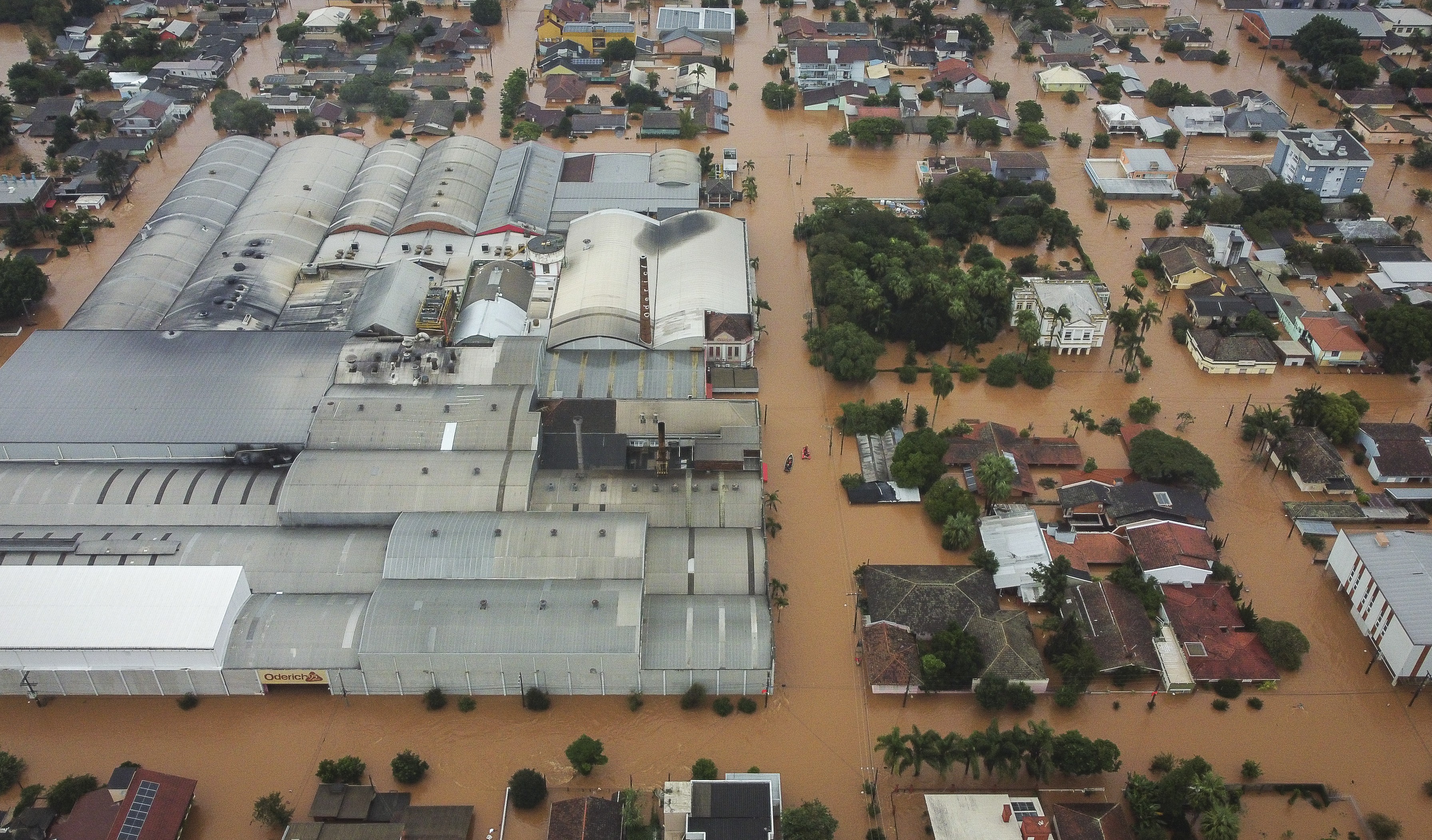 Veja como ajudar no RJ vítimas das chuvas no Rio Grande do Sul 