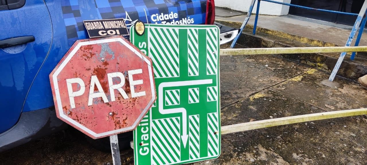 É #FAKE que Brasil criou placa de trânsito para proibir a circulação de qualquer tipo de veículo 