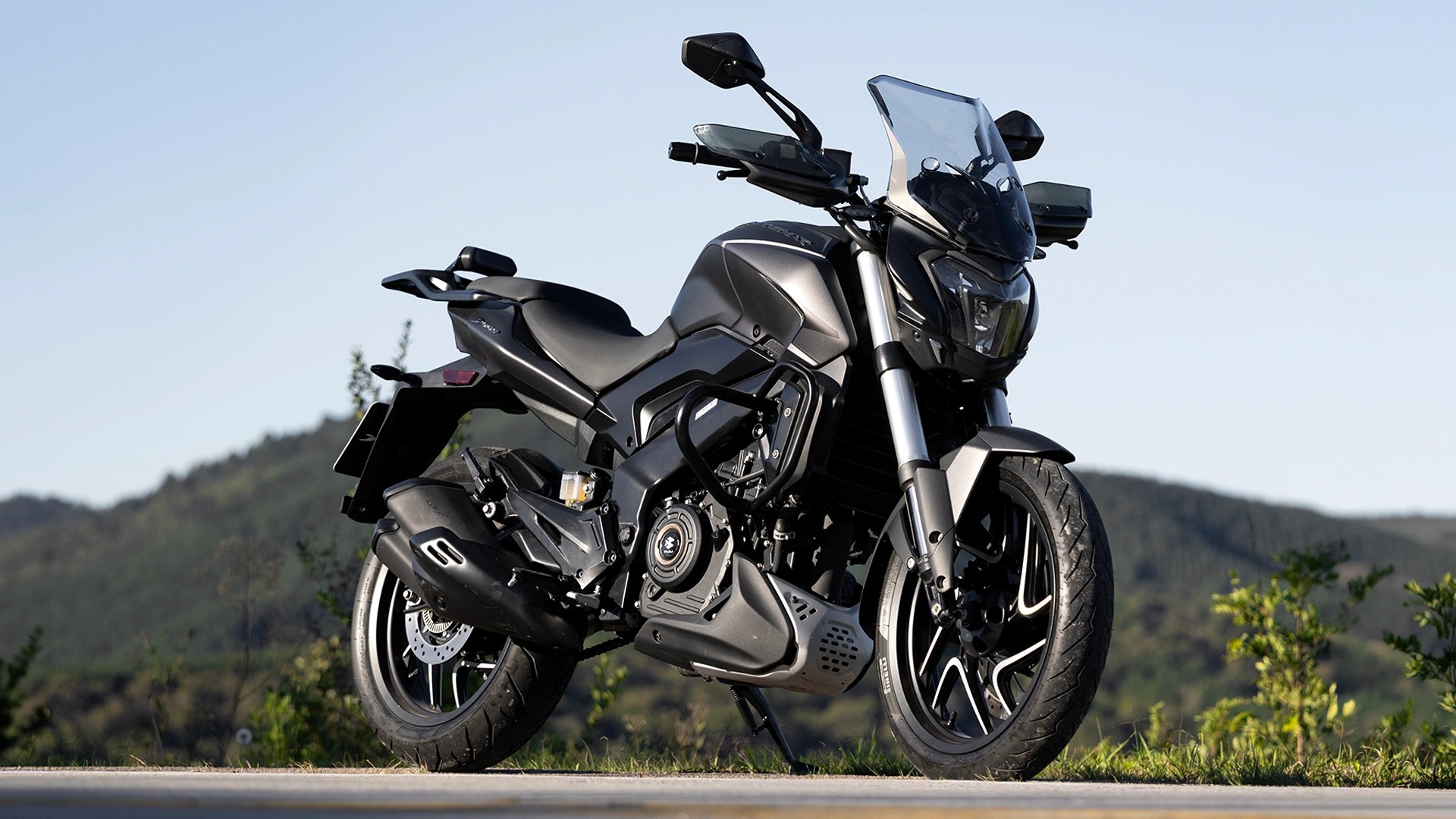 Bajaj chega ao Acre: Tecnologia, desempenho e personalidade sobre duas rodas