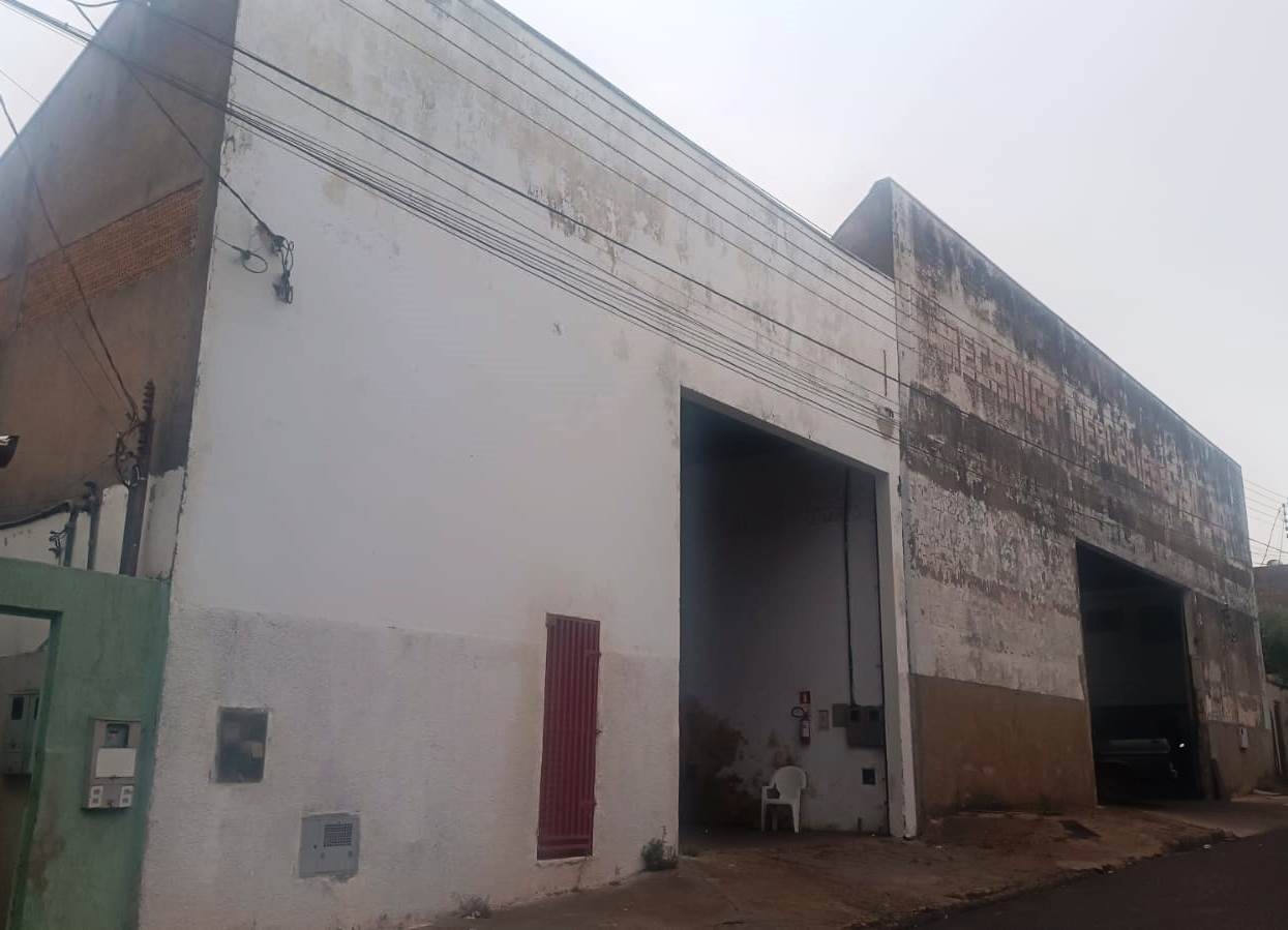 Depósito de recolhimento de pneus inservíveis passa a funcionar em barracão na Vila Formosa, em Presidente Prudente