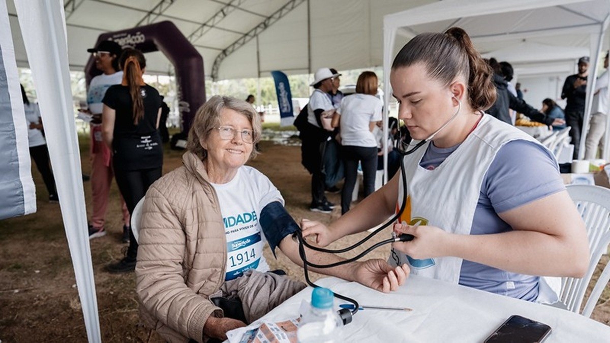 O 'tema invisível' das campanhas: saúde é de grande relevância para eleitoras, indicam pesquisas qualitativas; ouça 'O Assunto'