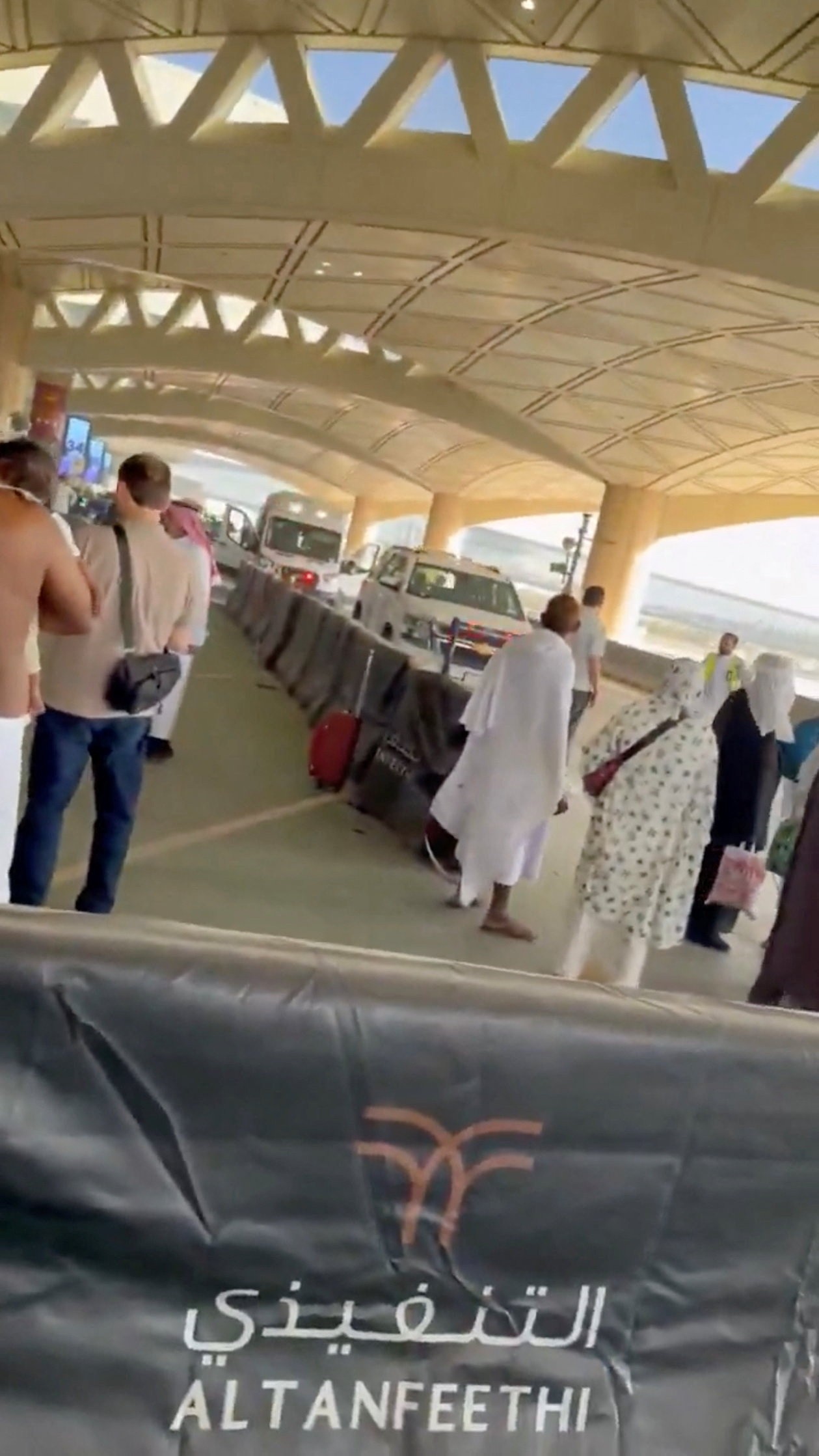 Imagem ilustrativa sobre Houthis detonam ataque no aeroporto de Riade que mata 12 e leva Trump a considerar intervenção dos EUA