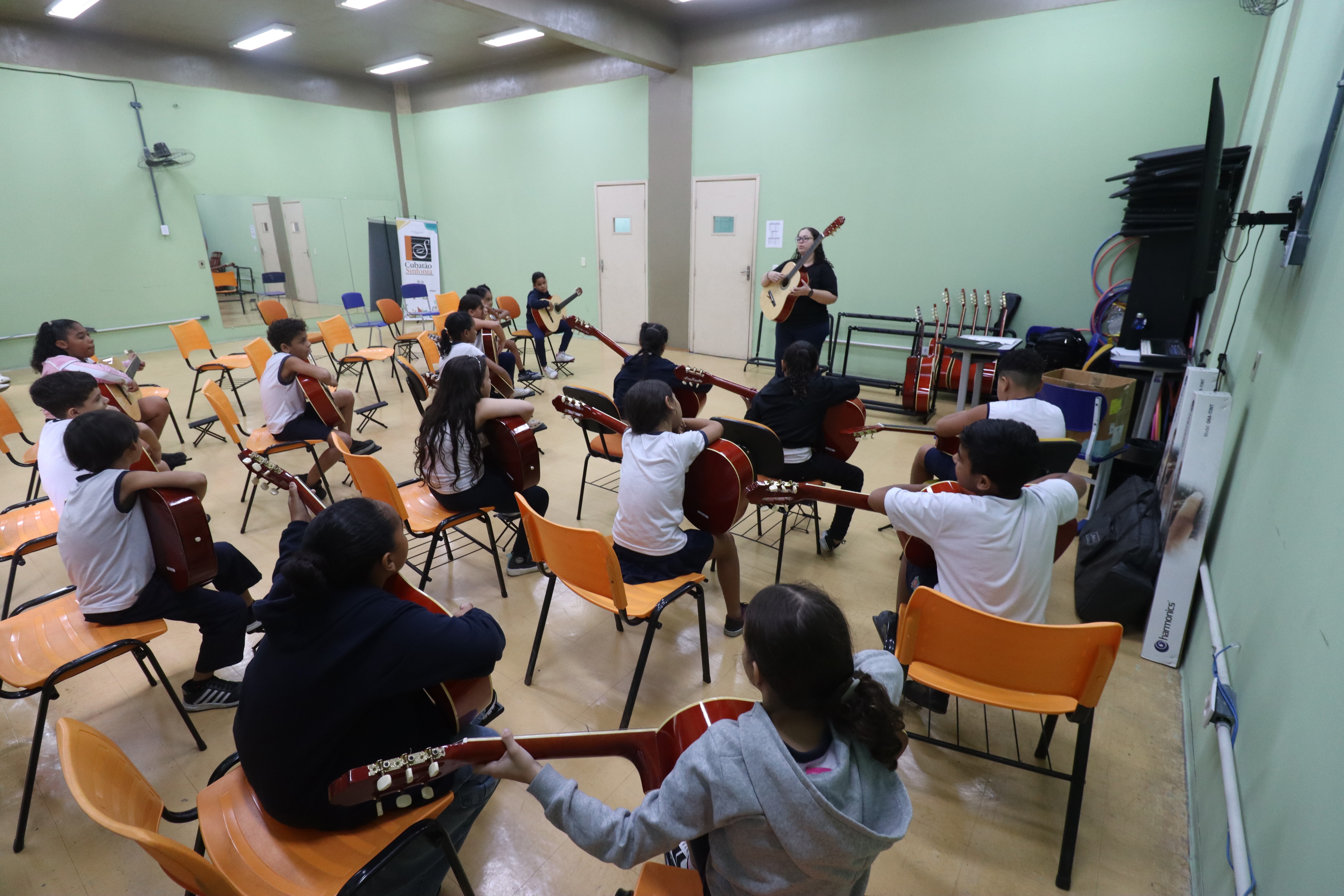 Instituto abre matrículas para aulas gratuitas de dança e música em Cubatão; confira