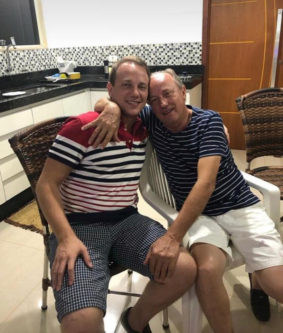 João Anderson Demski (à esquerda) e o pai dele, Jair Demsk (à direita) morreram em queda de avião em Guarantã do Norte — Foto: Arquivo pessoal
