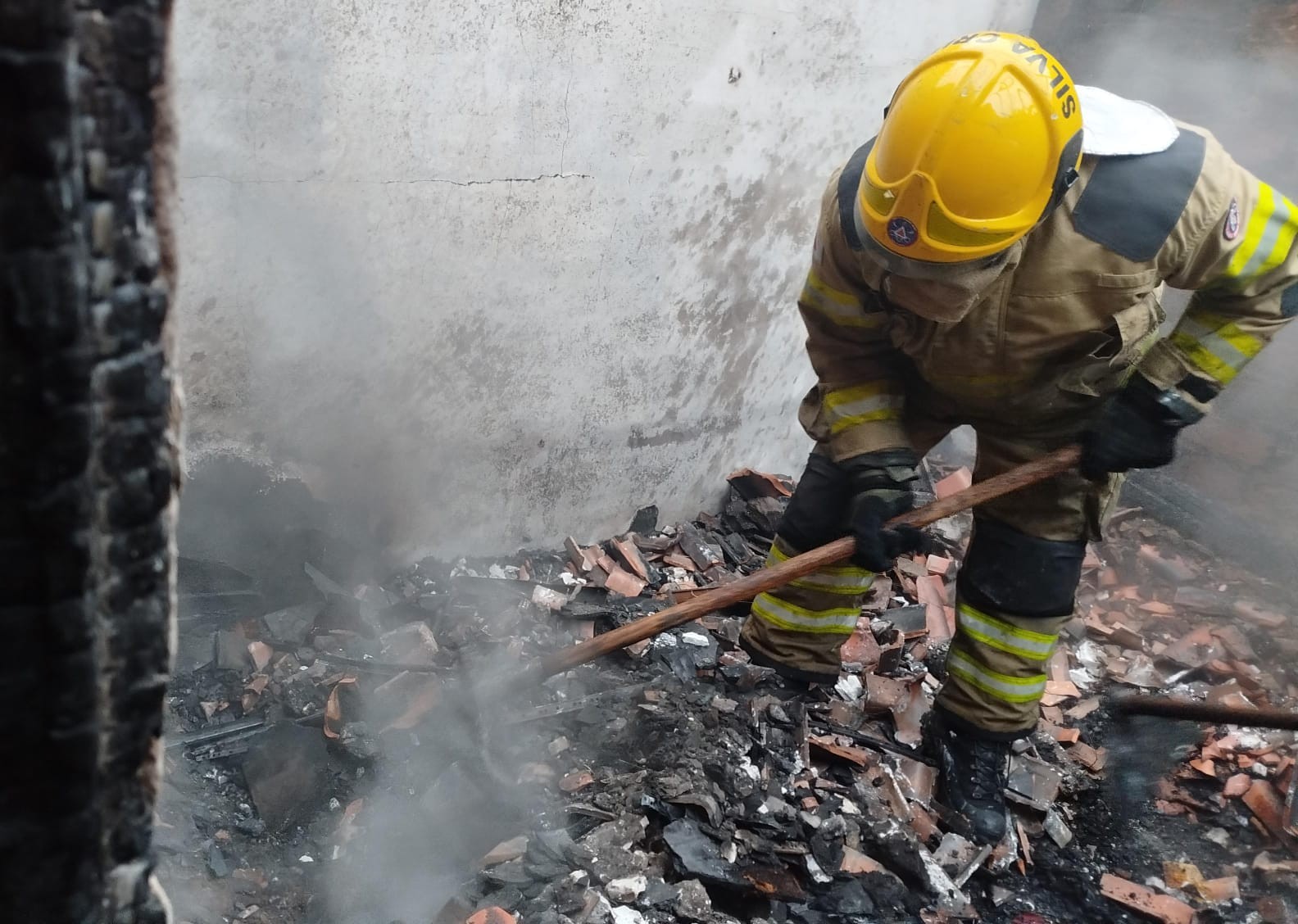 Idosa morre carbonizada durante incêndio residencial em Porteirinha