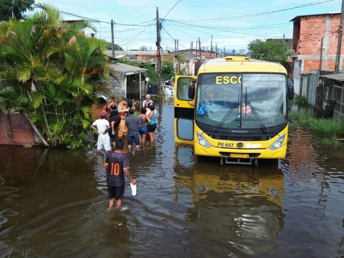 Defesa Civil faz vistoria em moradias após chuvas e avalia retorno de famílias em Mongaguá