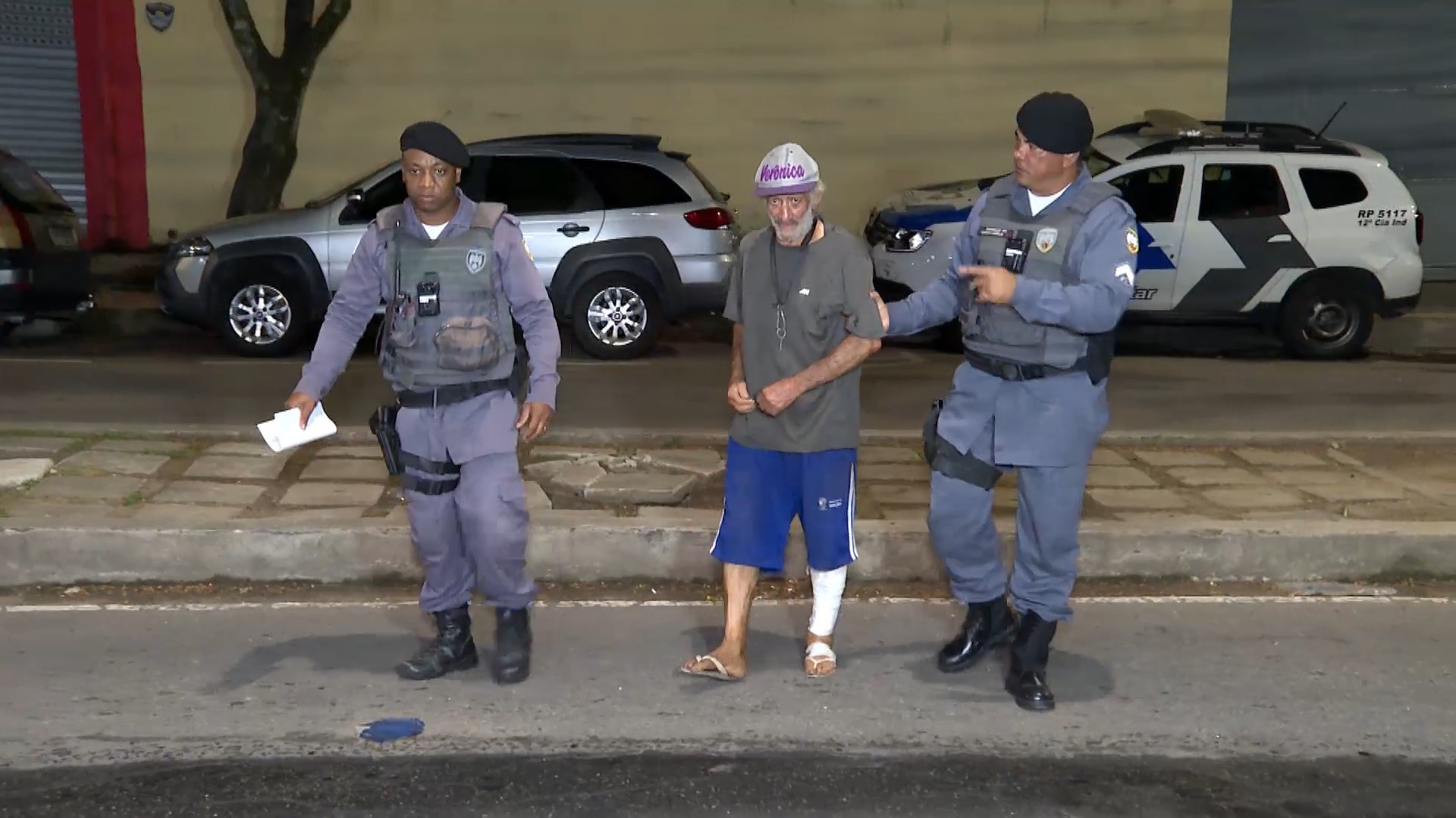 Idoso é preso por furar parede e injetar gás na casa de vizinho no ES; 'Se acionam qualquer tipo de fogo, ia explodir', diz policial