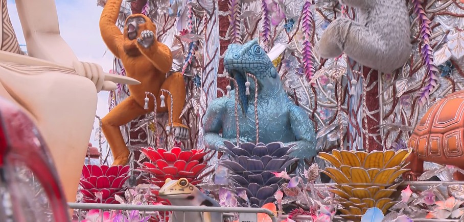 Nova regra permite escolas de samba levarem quantos carros quiserem para a avenida em SP; confira mudanças