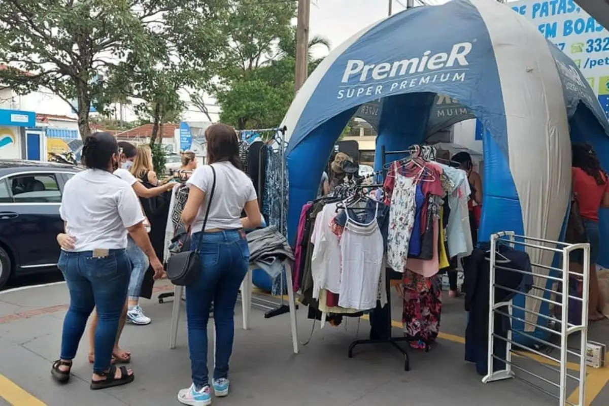 Bazar com peças de grife por até R$ 30 em Campo Grande arrecada fundos para causa animal