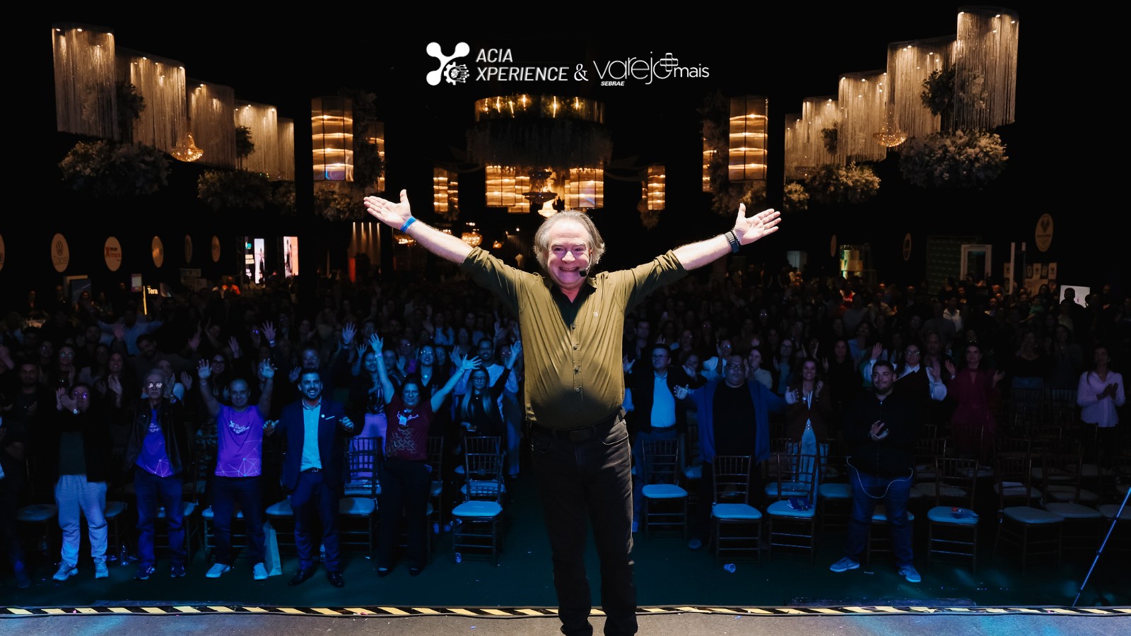 Maestro Guilhermo Santiago encerra o ACIA Experience & Varejo+