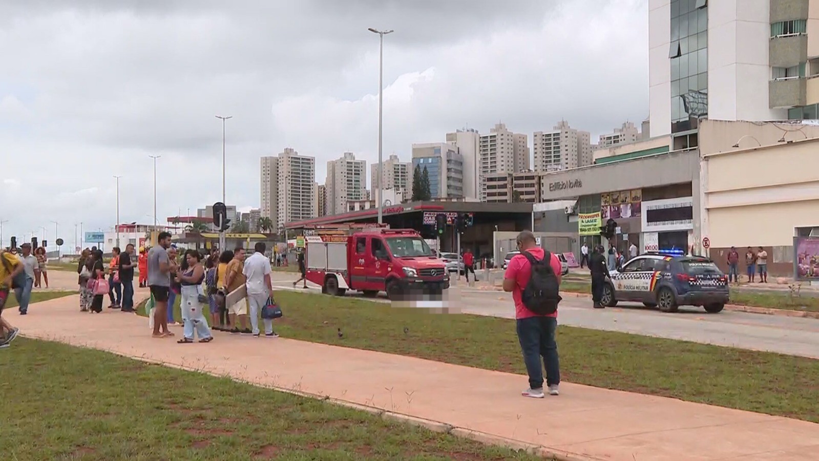 Mulher morre após ser atropelada por ônibus no centro de Taguatinga, no DF