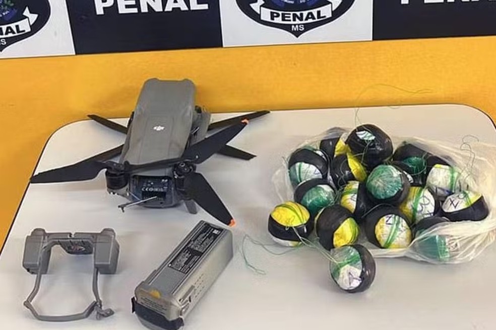Drone apreendido pela polícia e usado por criminosos para tentar arremessar drogas em presídio. — Foto: Polícia Penal/Reprodução