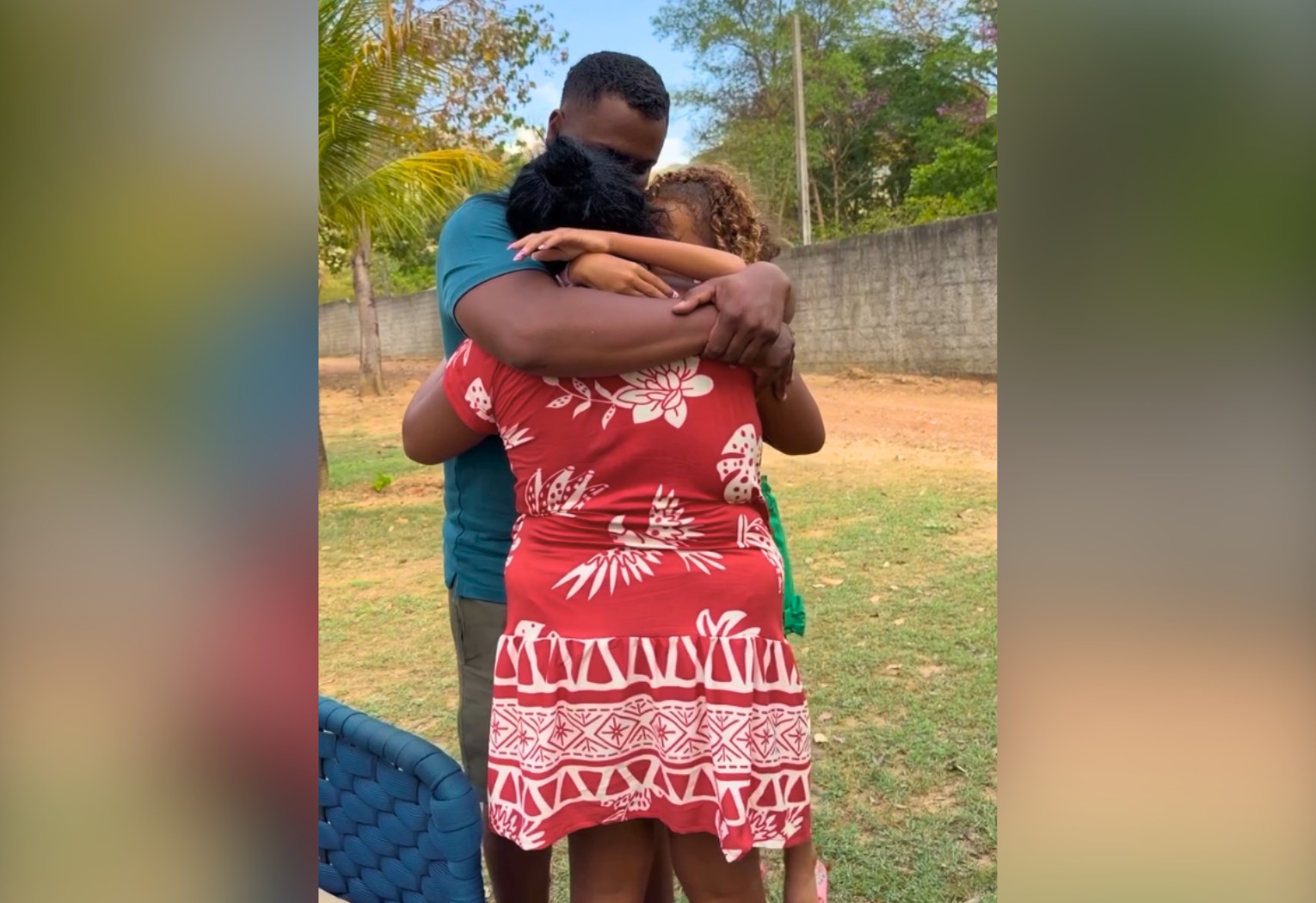 ‘Bebinha’ é surpreendida com a família levada para perto dela após conquistar 1 bilhão de visualizações; assista