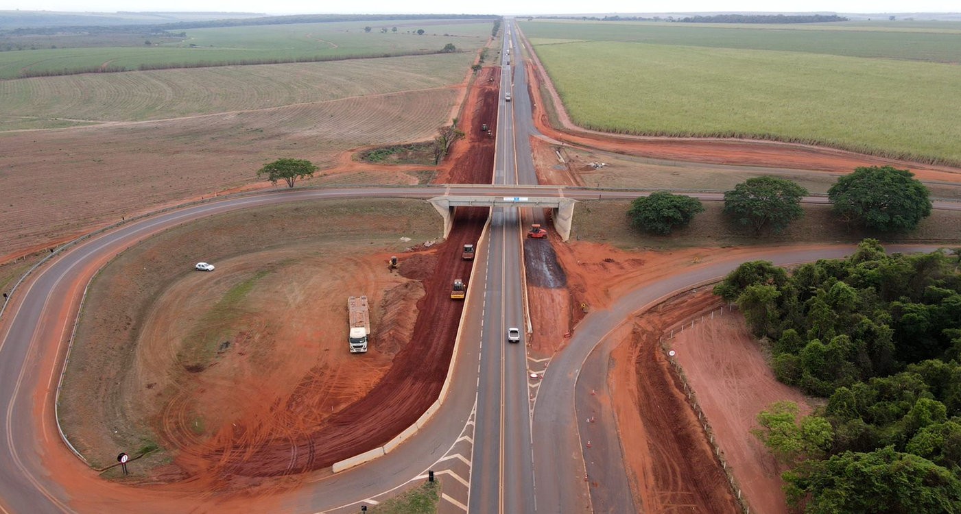 Obras interditam dois trechos da SP-255 entre Rincão e Américo ...