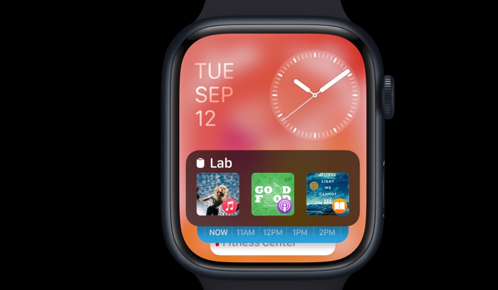 Novo Apple Watch permite realizar funções estralando os dedos duas vezes — Foto: Reprodução / Apple