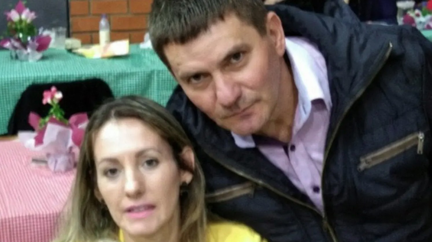 Casal de servidores separado há dois anos é encontrado morto dentro de casa em SC 