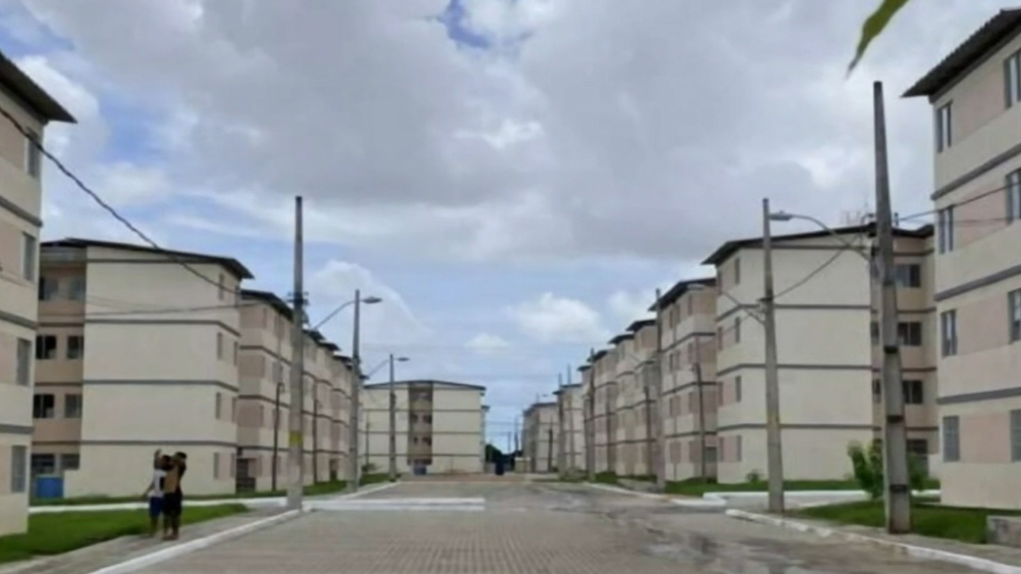 Criminosos expulsam famílias de conjunto habitacional em Fortaleza, e polícia prende mandante 