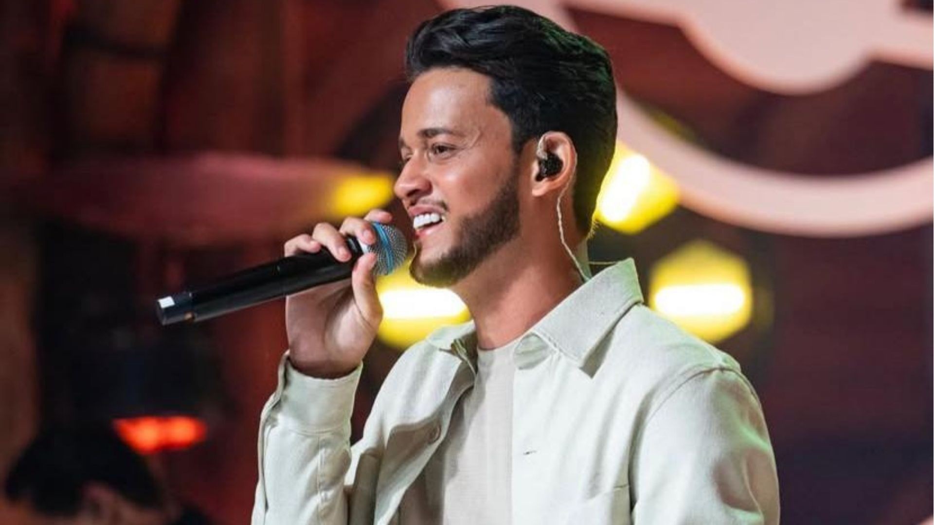 Cantor sertanejo sofre traumatismo craniano durante acidente em rodovia