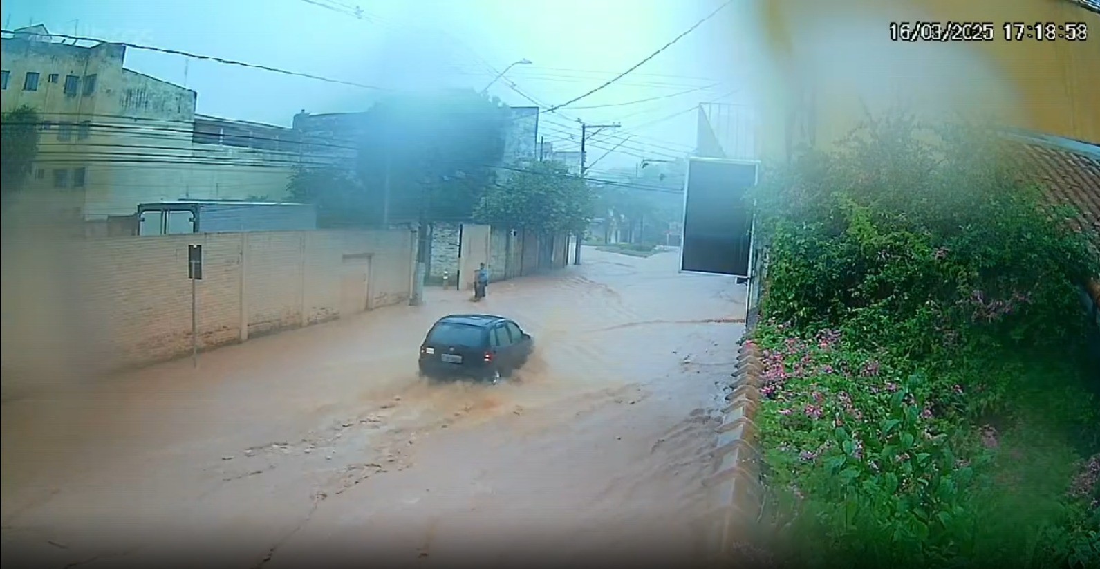 Cemaden coloca Aparecida em alerta após temporal causar estragos e 20 pontos de alagamento