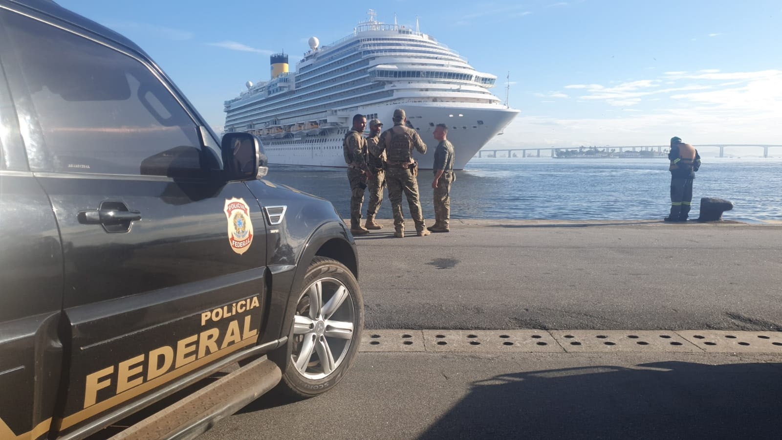 Homem é preso pela PF com 5kg de cocaína em navio de cruzeiro na Baía de Guanabara