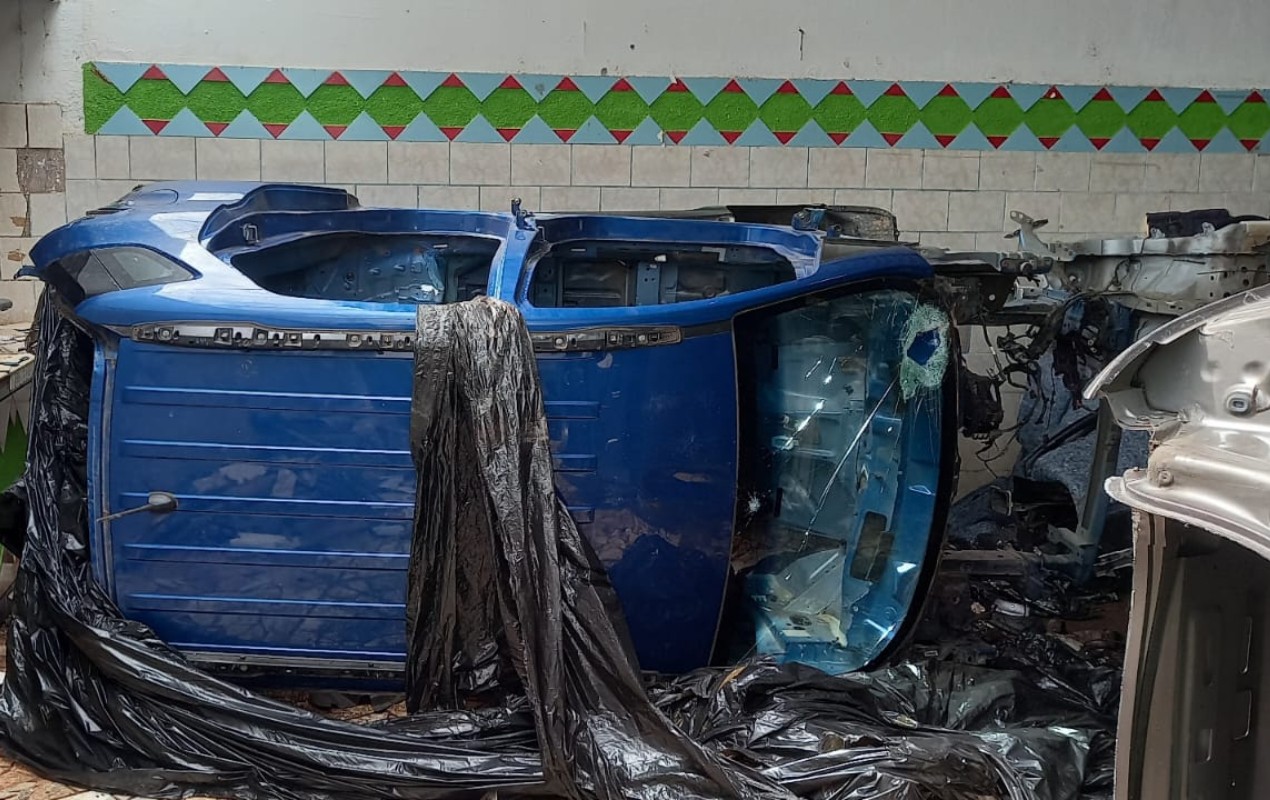 Polícia encontra desmanche clandestino de veículos em chácara de Mairinque