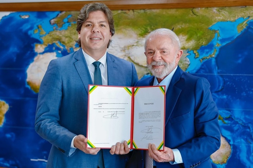 Frederico Siqueira, novo ministro das Comunicações, e o presidente Lula — Foto: Ricardo Stuckert/Presidência da República